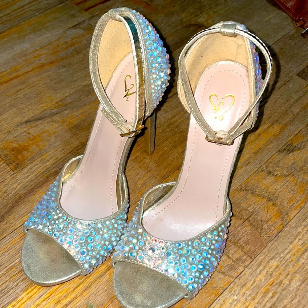 Beautiful 3 inch heels